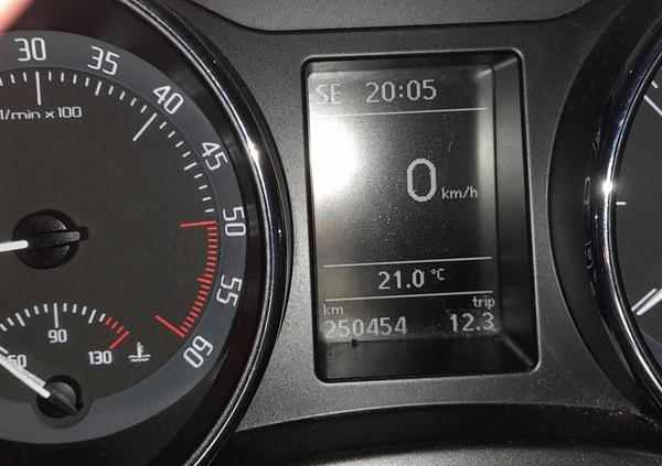 Skoda Superb cena 32900 przebieg: 250455, rok produkcji 2011 z Warszawa małe 191